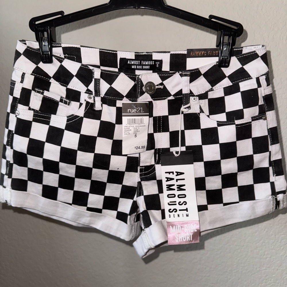 UNWORN rue 21 checkered shorts